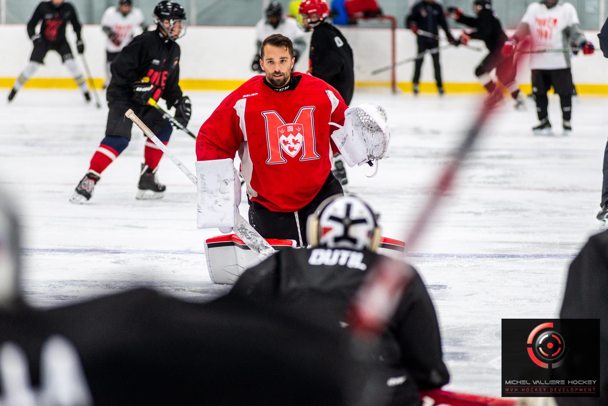 Conférencier au camp de hockey Michel Vallière